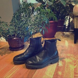 Black blundstone boots #1448 women’s high tops
